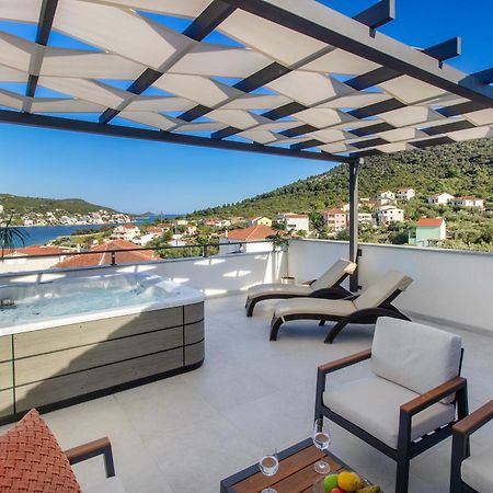 Villa Dalmatian Child With Swimming Pool, Close To The Beach Винишче Экстерьер фото
