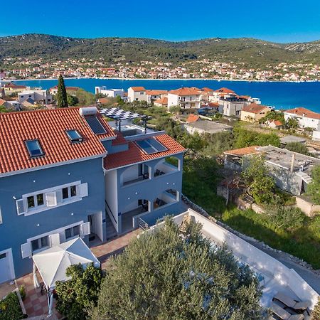 Villa Dalmatian Child With Swimming Pool, Close To The Beach Винишче Экстерьер фото