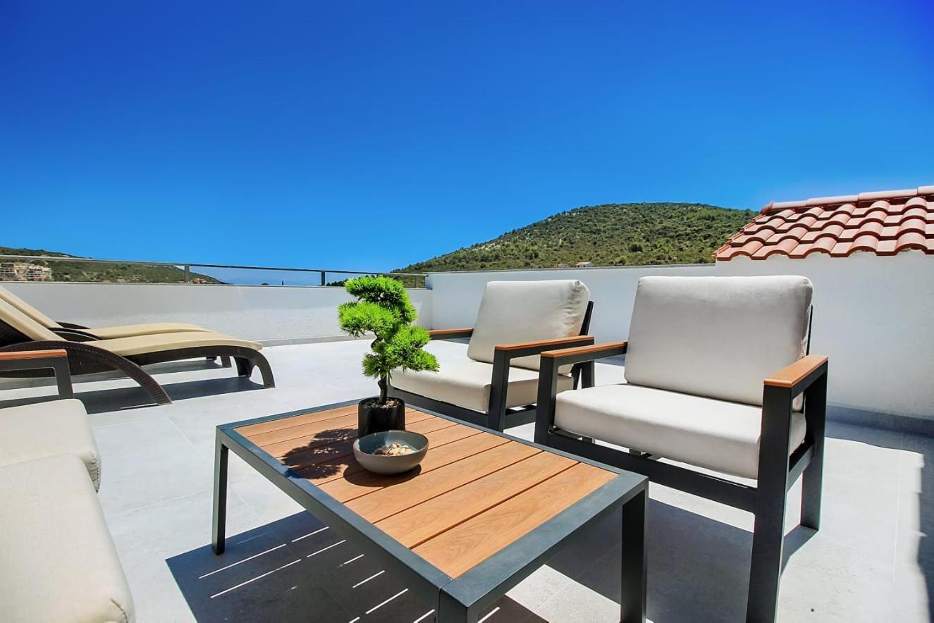 Villa Dalmatian Child With Swimming Pool, Close To The Beach Винишче Экстерьер фото