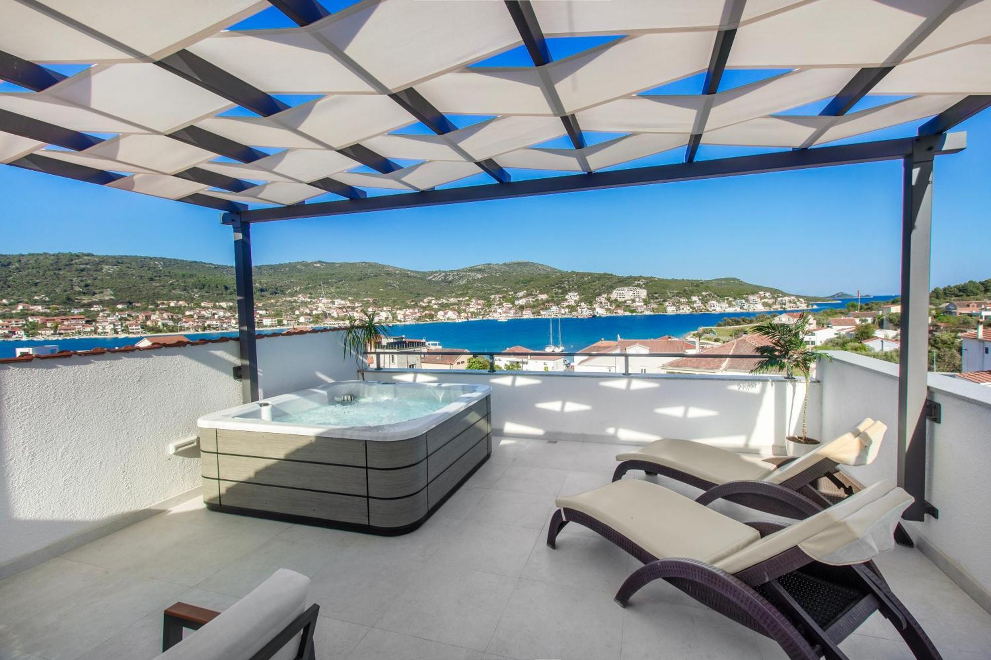 Villa Dalmatian Child With Swimming Pool, Close To The Beach Винишче Экстерьер фото