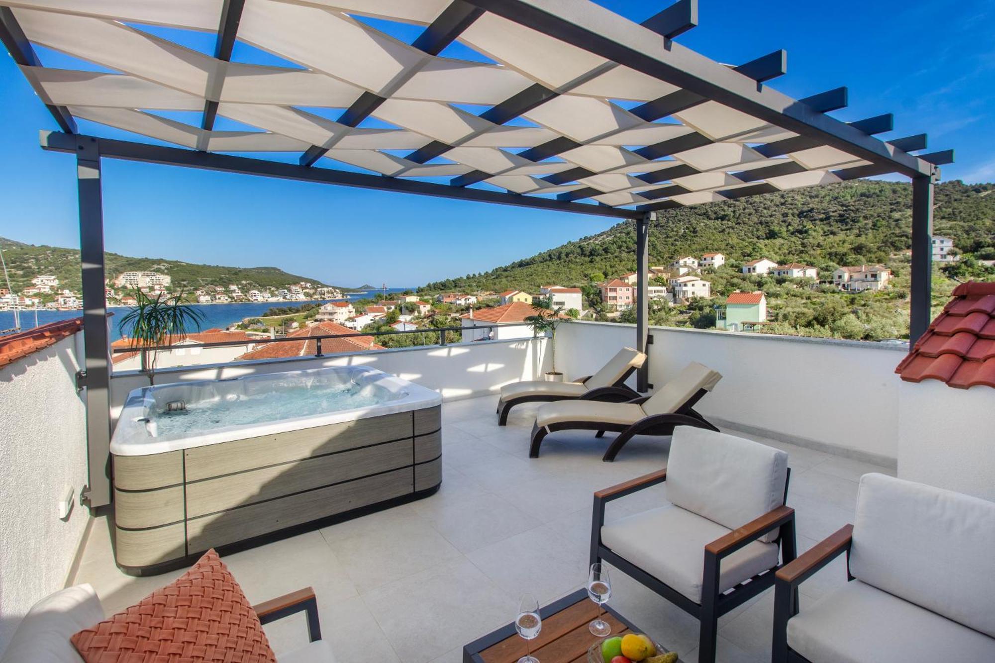 Villa Dalmatian Child With Swimming Pool, Close To The Beach Винишче Экстерьер фото